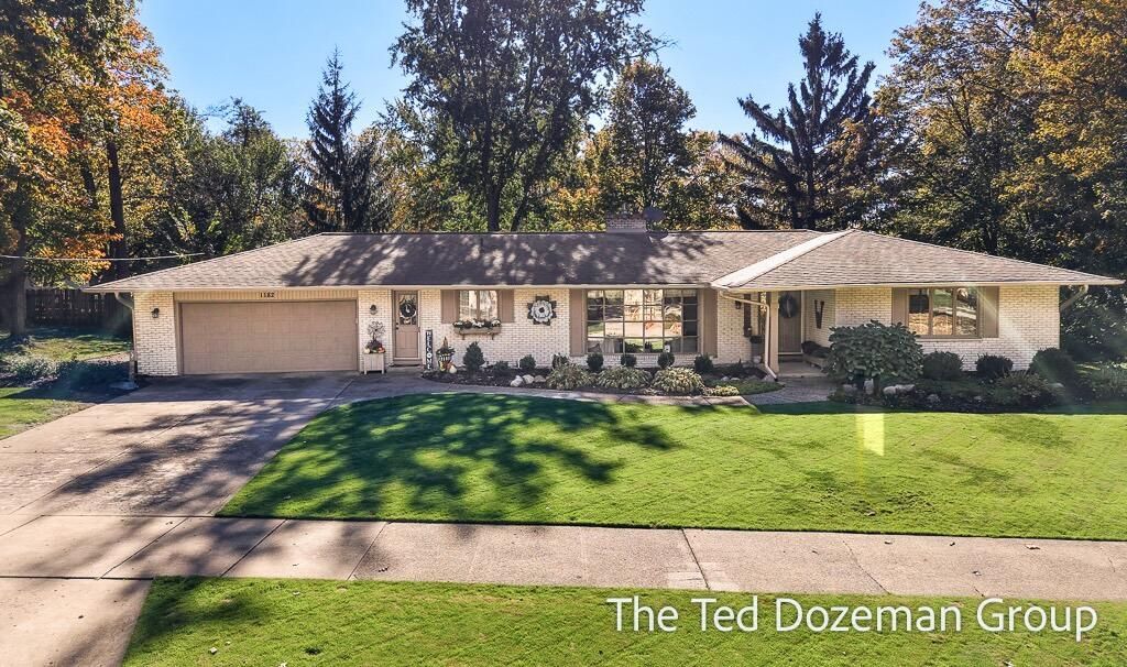 1182 Euna Vista Drive, Holland, MI 49423 Main Photo