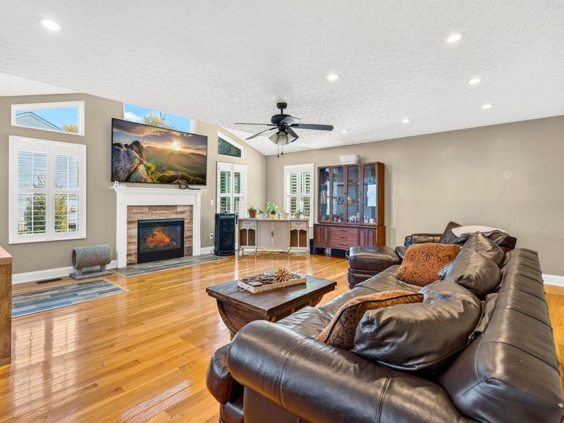 2938 Splitrock Road , Columbus, OH 43221 Photo 9
