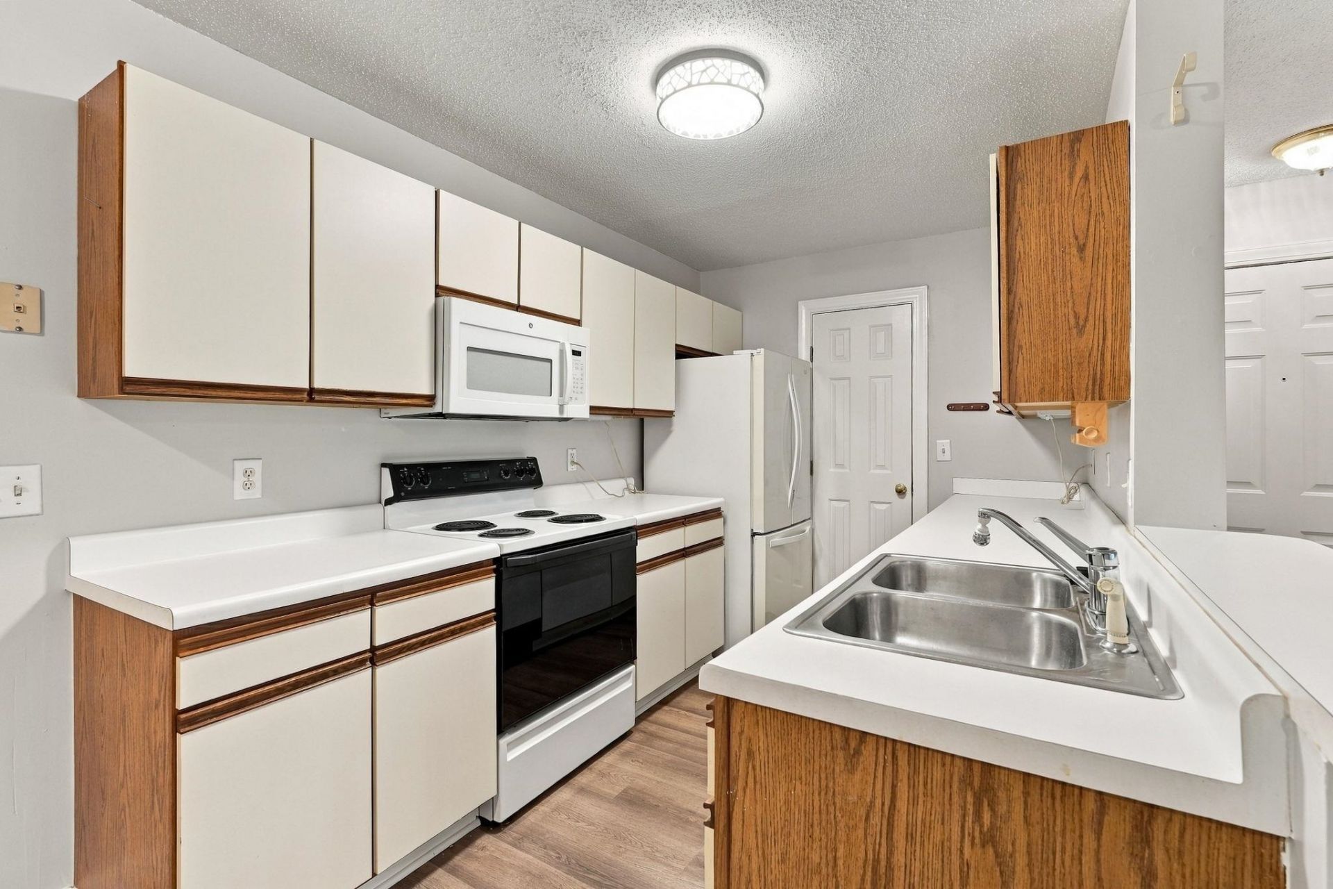 4376 Crepe Myrtle Ct. Photo 11