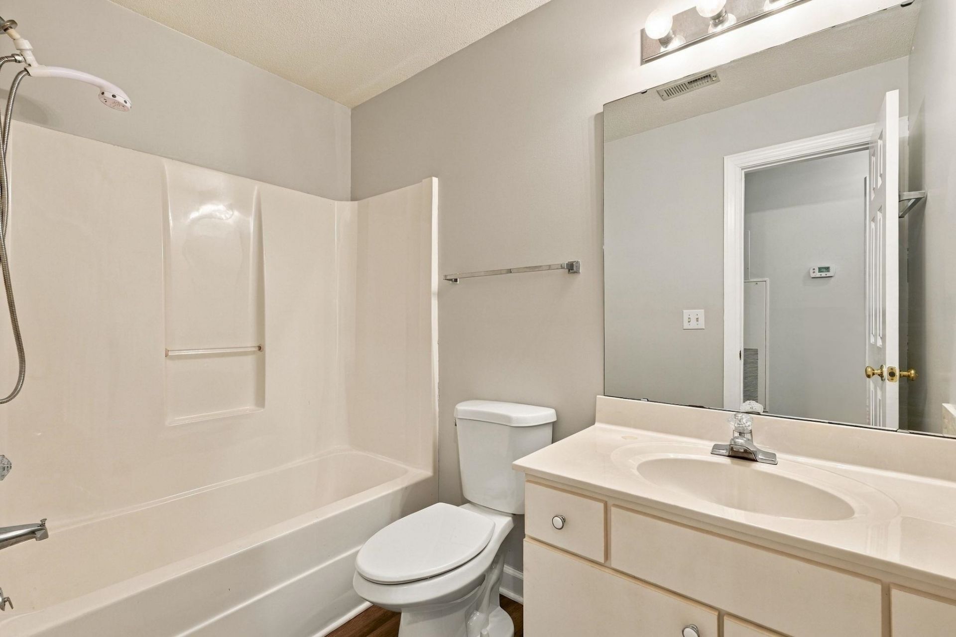 4376 Crepe Myrtle Ct. Photo 16
