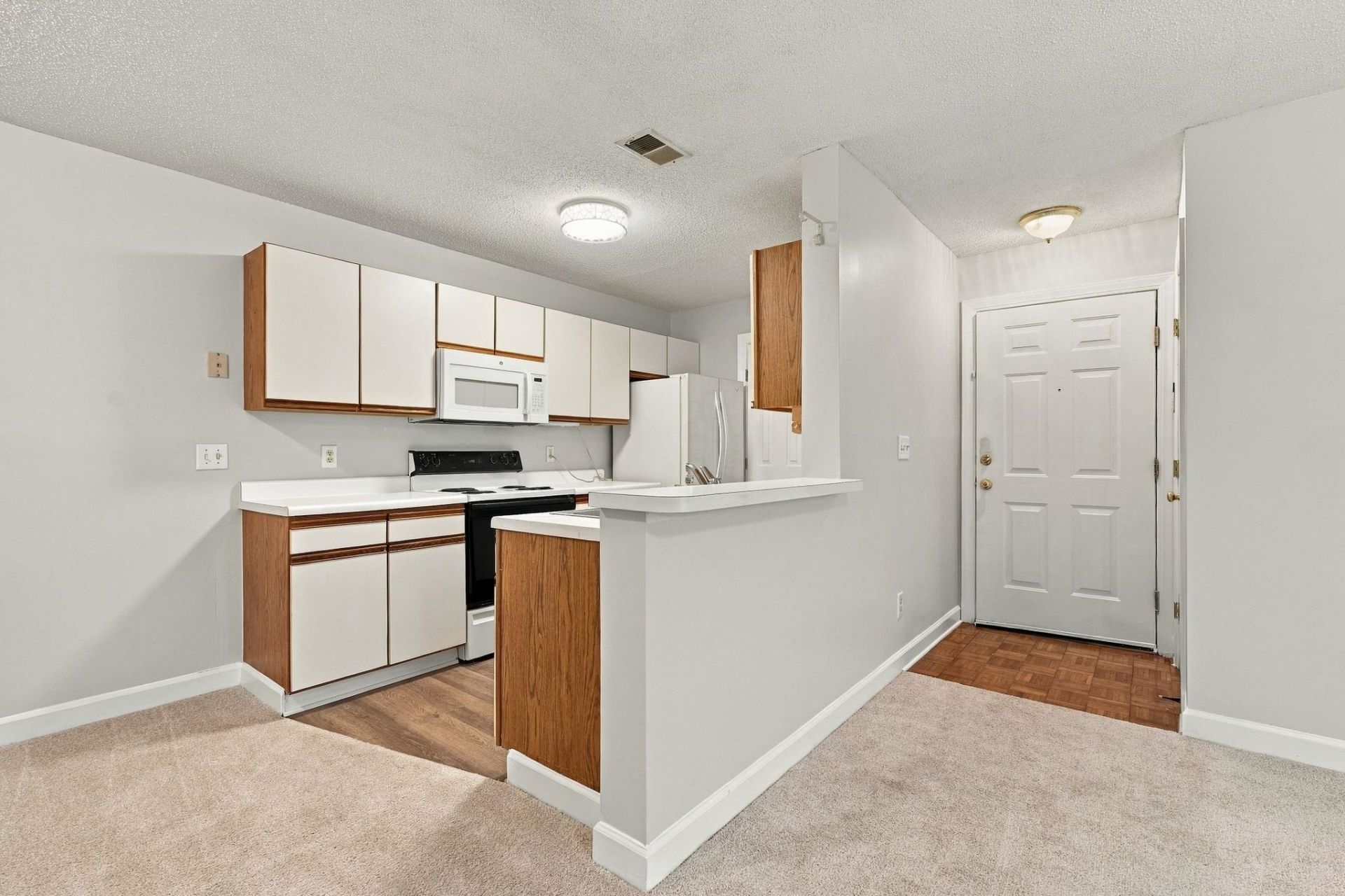 4376 Crepe Myrtle Ct. Photo 5