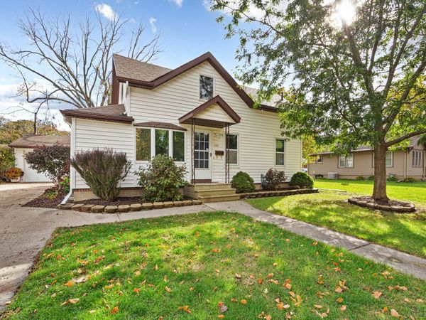 1147 S Grove Avenue, Owatonna, MN 55060