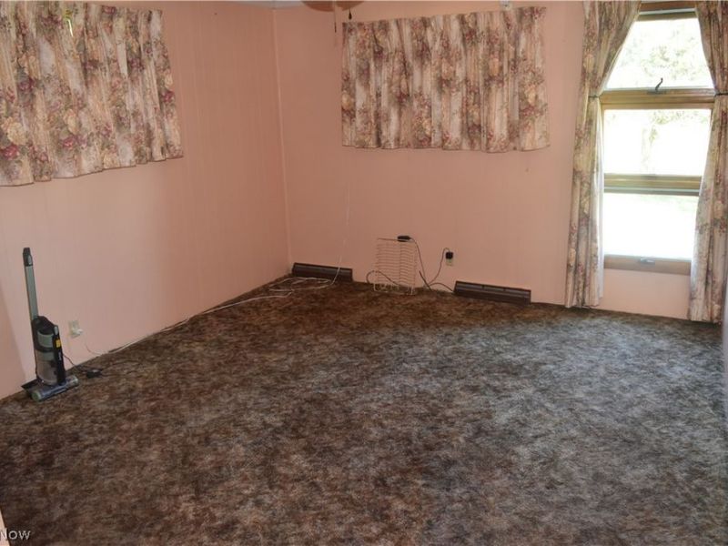 426 County Rd 1, Rayland, OH 43943 Photo 5