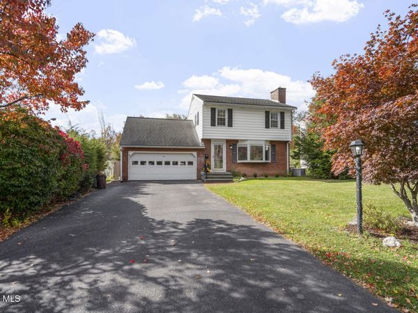10 Norge Road, Delmar, NY 12054