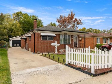 6205 Mayburn Street , Dearborn Heights, Mi 48127