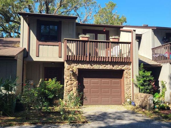 6043 Hilburn Rd, Pensacola, FL 32504