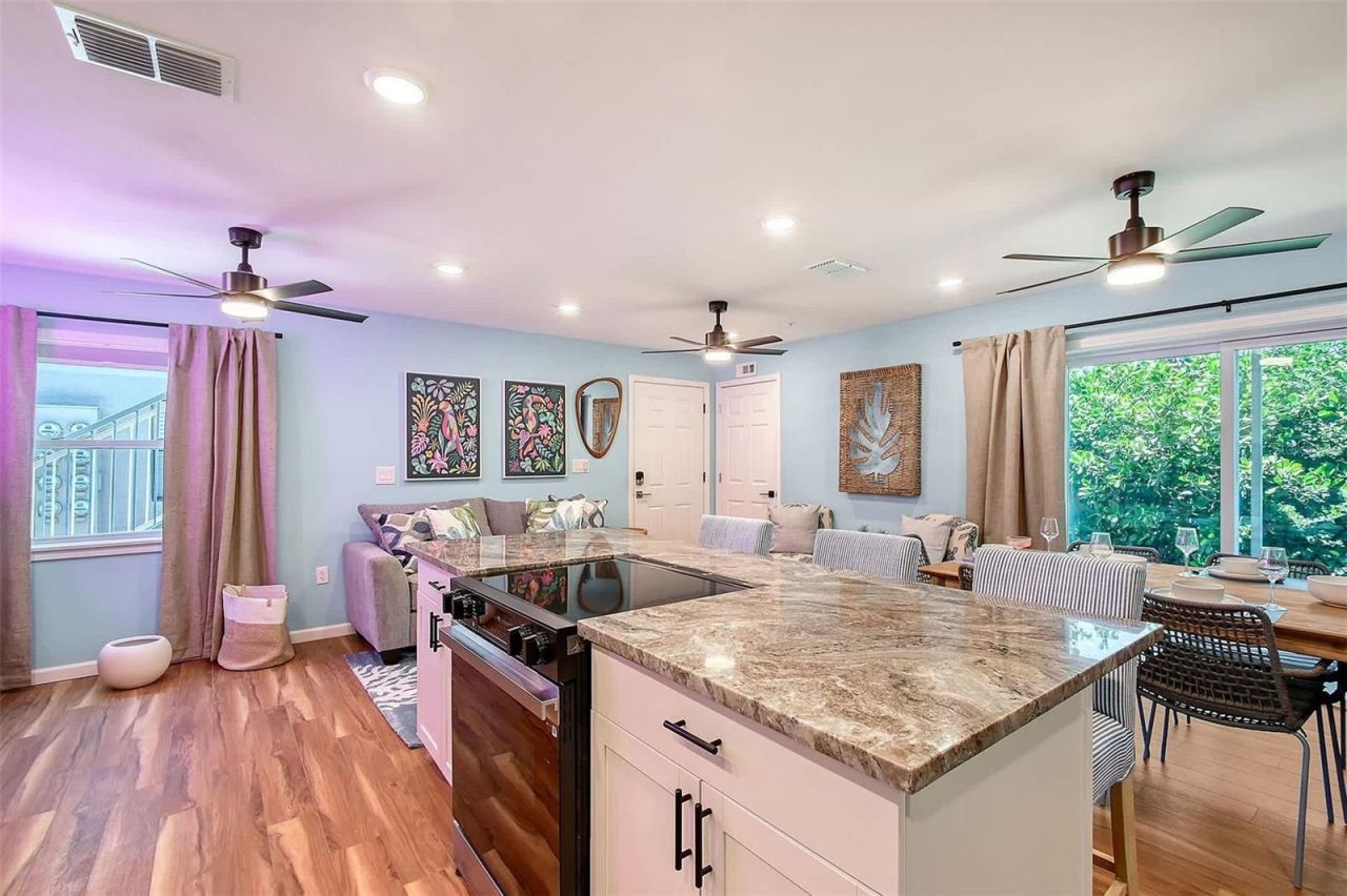 2704 49th Avenue W, Bradenton, FL 34207 Photo