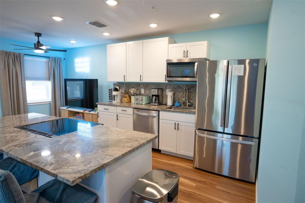 2704 49th Avenue W, Bradenton, FL 34207 Photo