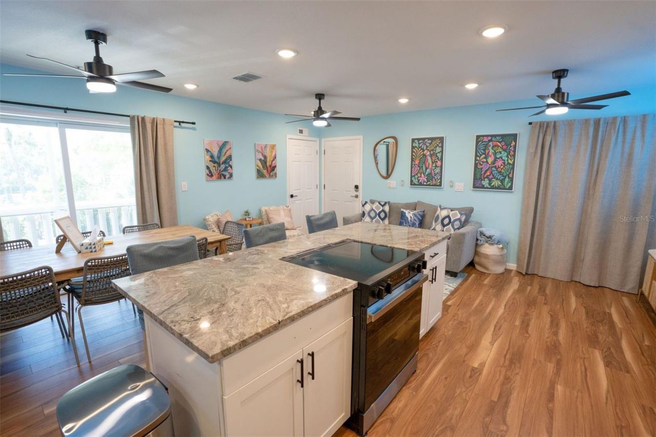 2704 49th Avenue W, Bradenton, FL 34207 Photo