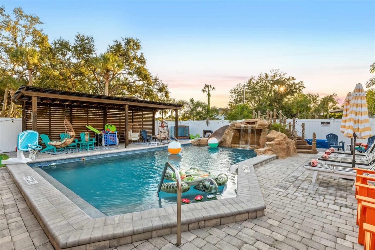 2704 49th Avenue W, Bradenton, FL 34207 Photo
