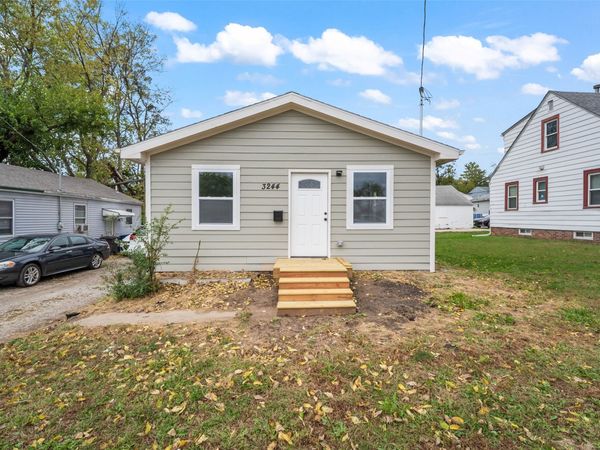 3244 E University Avenue, Des Moines, IA 50317