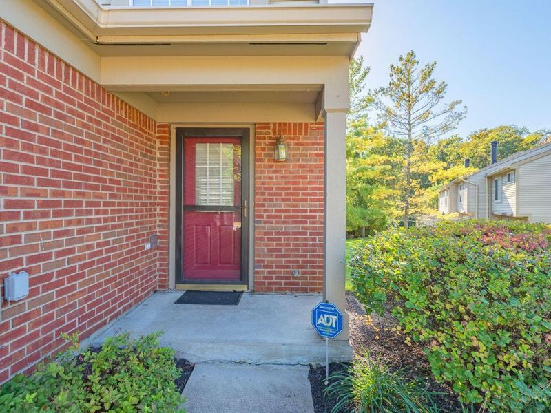 5621 Regimental Place, Cincinnati, OH 45239 Photo 2