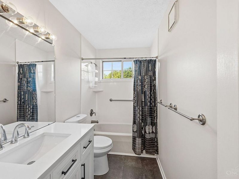 5621 Regimental Place, Cincinnati, OH 45239 Photo 26