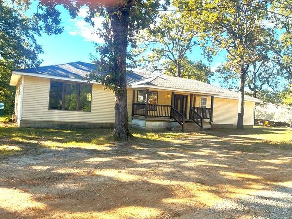 132 Central Street , Flippin, AR 72634