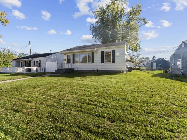 323 W 32ND Street , Davenport, IA 52803