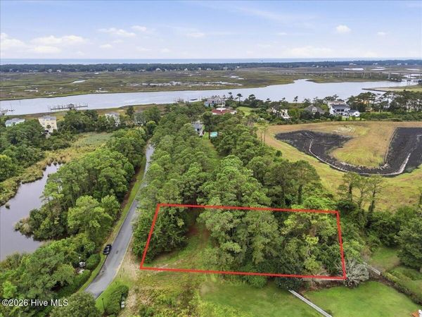 4042 Barnes Bluff Drive SE, Southport, NC 28461