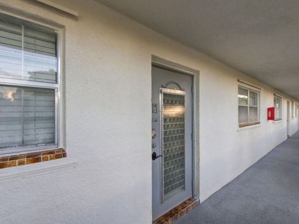 8285 Sunrise Lakes Boulevard, Unit 102, Sunrise, FL 33322
