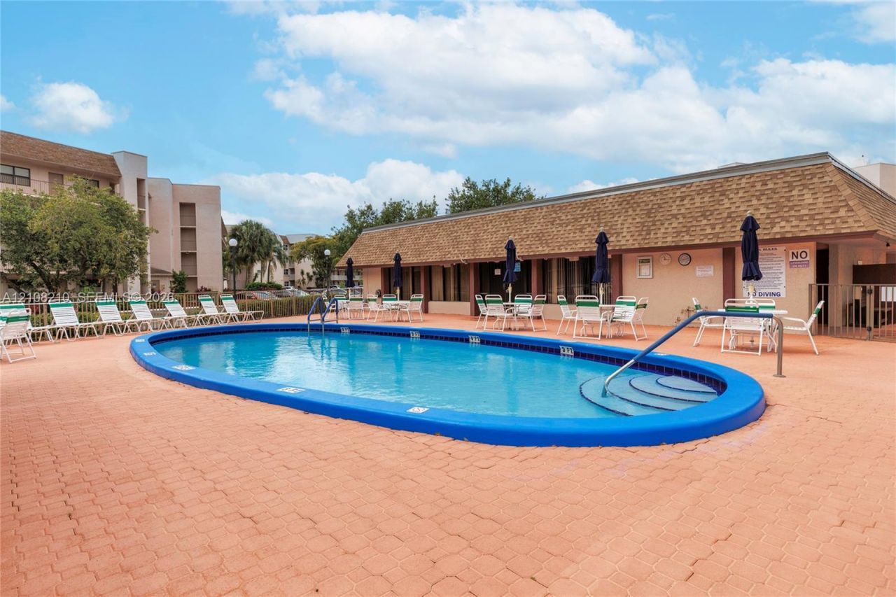 10382 NW 24th Pl, Unit 306, Sunrise, FL 33322 Photo