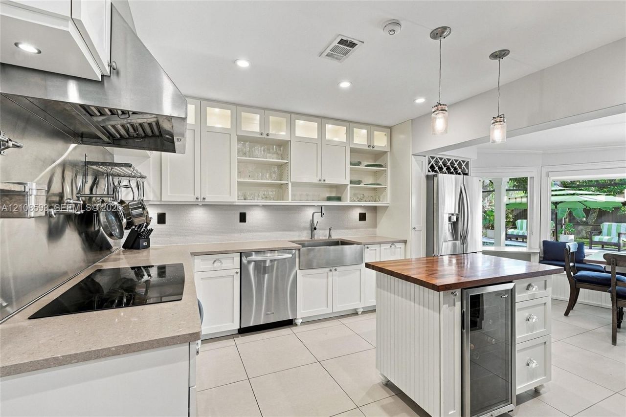 8230 SW 151st St, Palmetto Bay, FL 33158 Photo