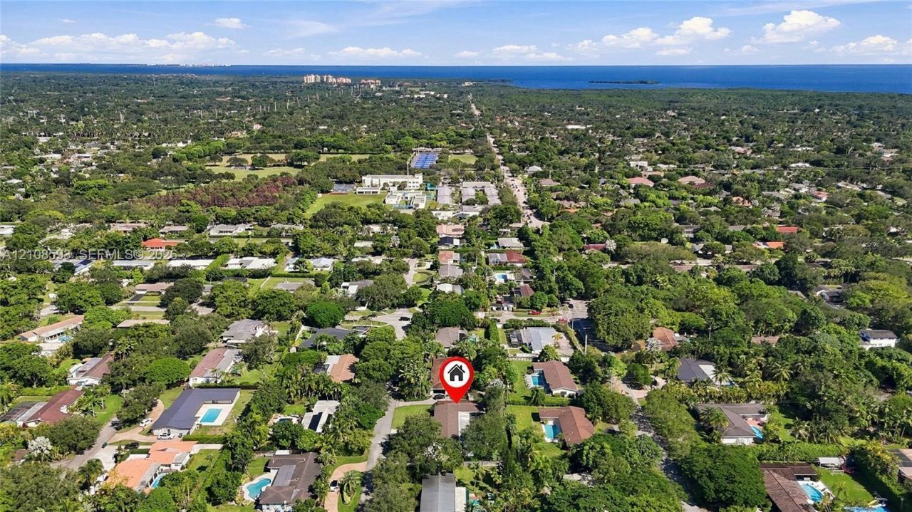 8230 SW 151st St, Palmetto Bay, FL 33158 Photo