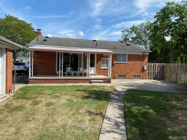 20243 BROOKWOOD Street , Dearborn Heights, Mi 48127