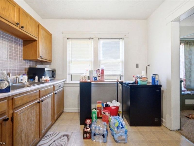 10305 Ostend Avenue, Cleveland, OH 44108 Photo 11