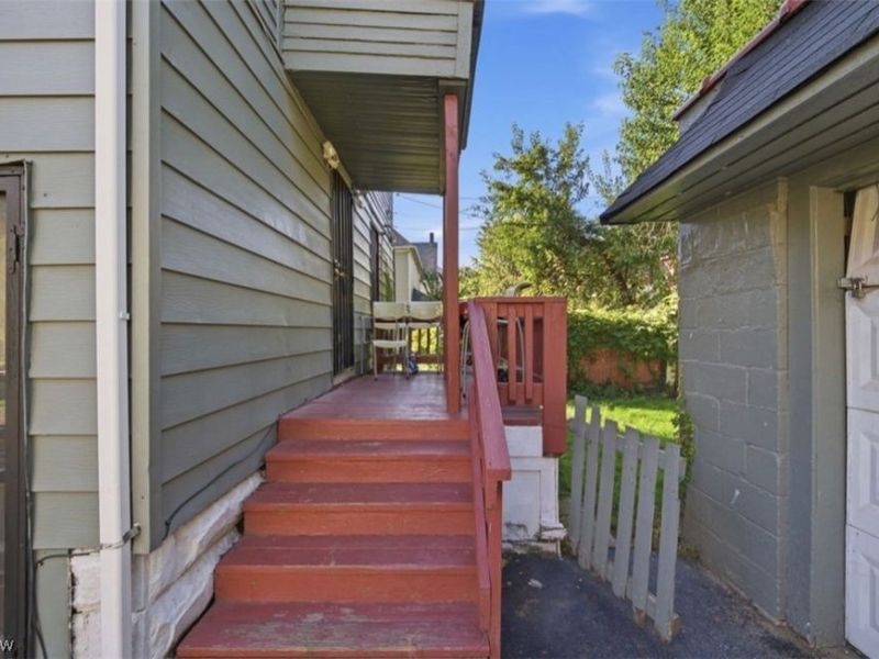 10305 Ostend Avenue, Cleveland, OH 44108 Photo 23