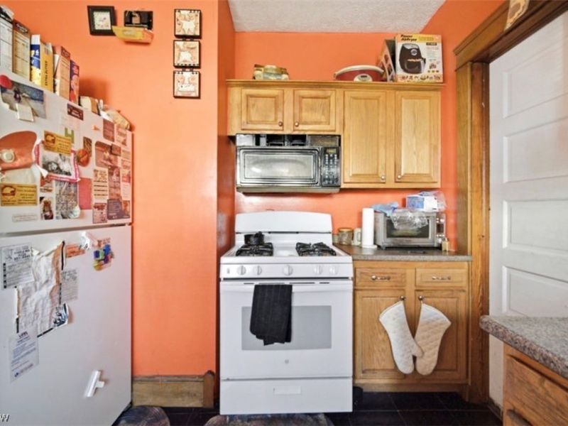 10305 Ostend Avenue, Cleveland, OH 44108 Photo 9