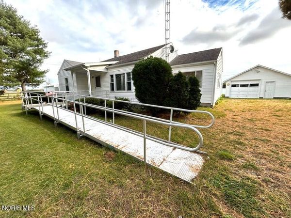6661 County Road V , Liberty Center, OH 43532