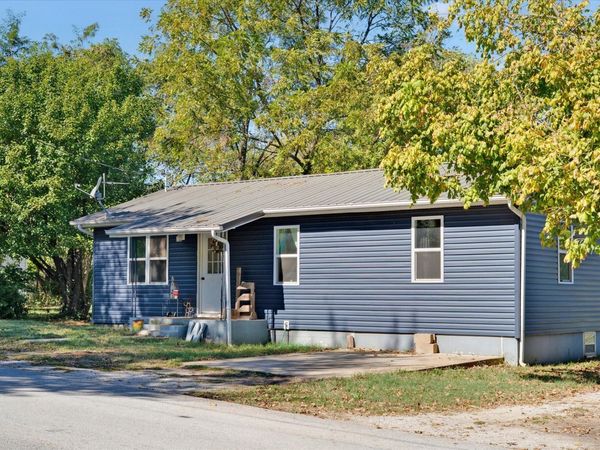 509 E Locust Street , Stockton, MO 65785