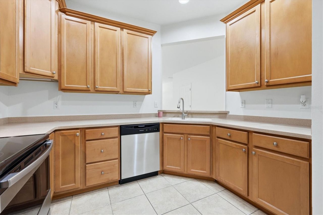 3639 Parkridge Circle, Unit 10-102, Sarasota, FL 34243 Photo