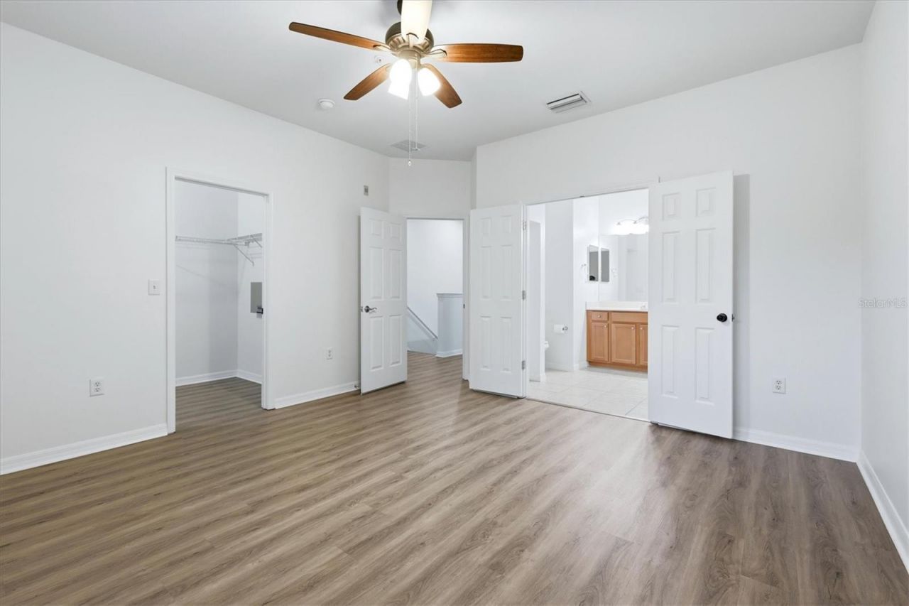 3639 Parkridge Circle, Unit 10-102, Sarasota, FL 34243 Photo