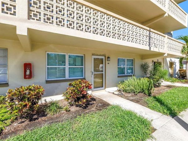 951 79TH AVENUE N, Unit 120, ST PETERSBURG, FL 33702