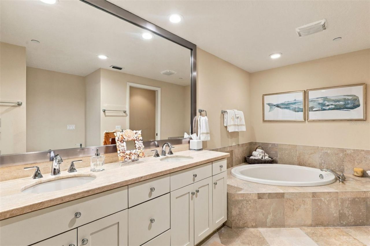 261 Minorca Beach Way, Unit 406, New Smyrna Beach, FL 32169 Photo