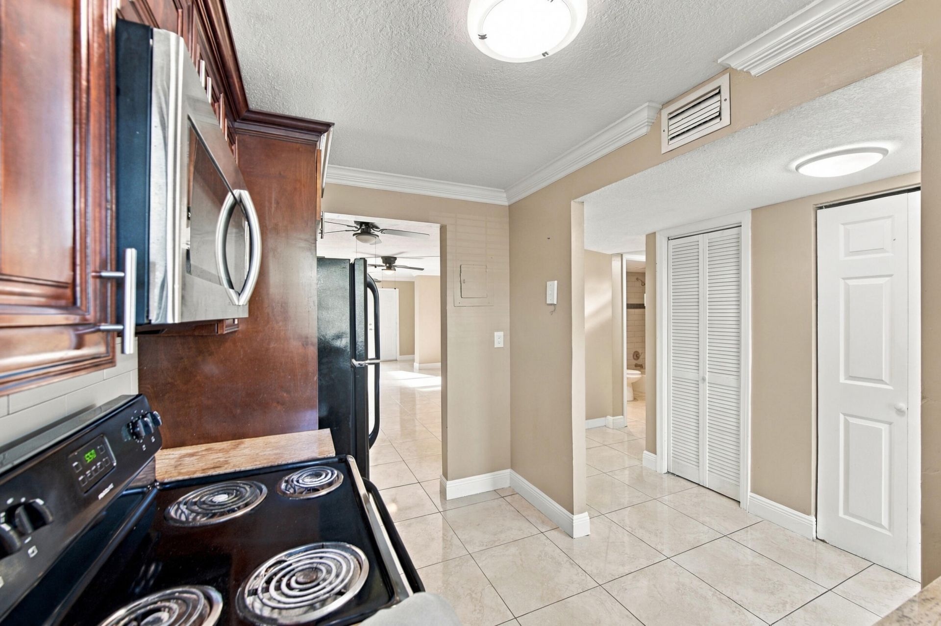 8285 Sunrise Lakes Boulevard, Unit 102, Sunrise, FL 33322 Photo
