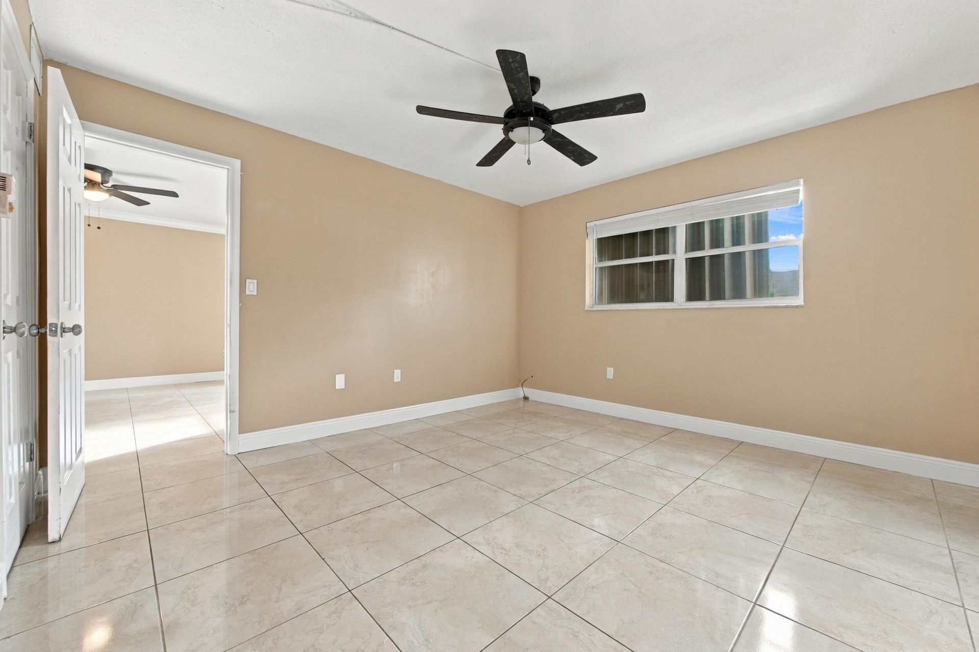 8285 Sunrise Lakes Boulevard, Unit 102, Sunrise, FL 33322 Photo