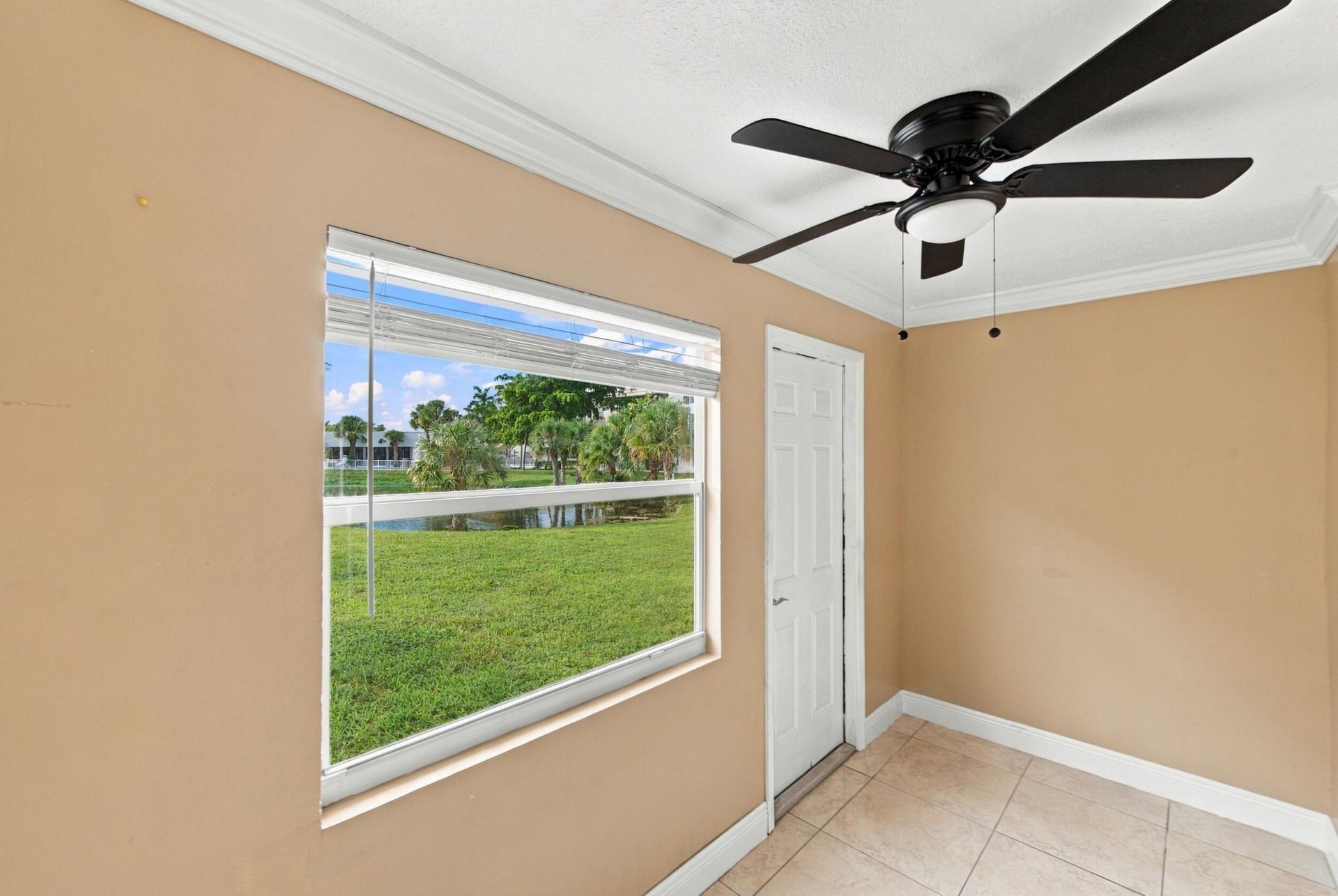 8285 Sunrise Lakes Boulevard, Unit 102, Sunrise, FL 33322 Photo