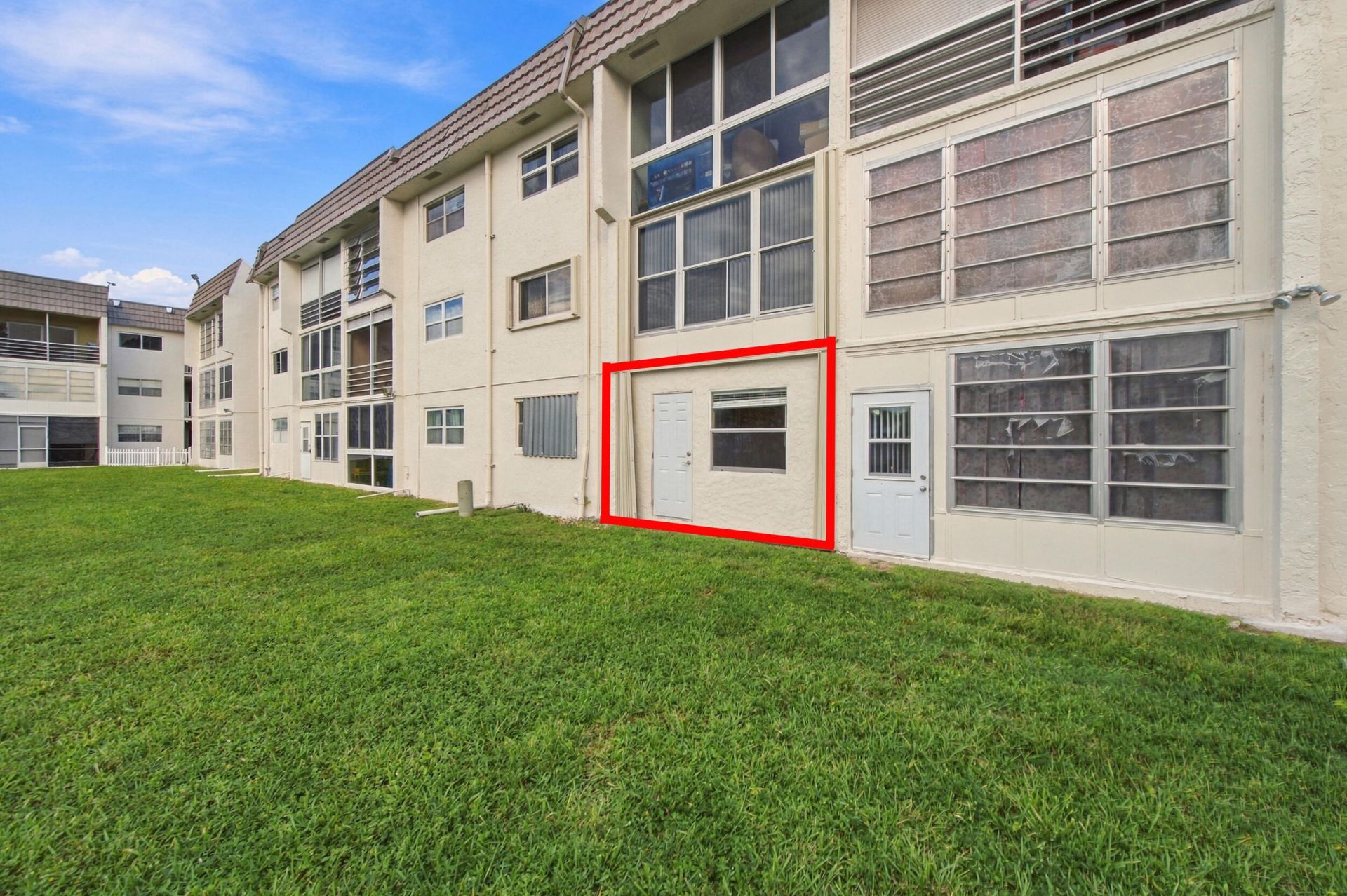 8285 Sunrise Lakes Boulevard, Unit 102, Sunrise, FL 33322 Photo