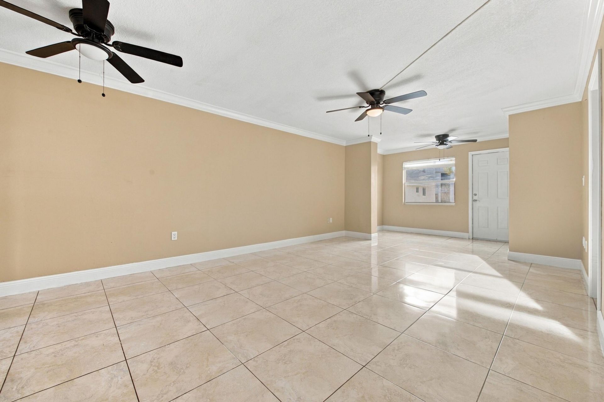 8285 Sunrise Lakes Boulevard, Unit 102, Sunrise, FL 33322 Photo