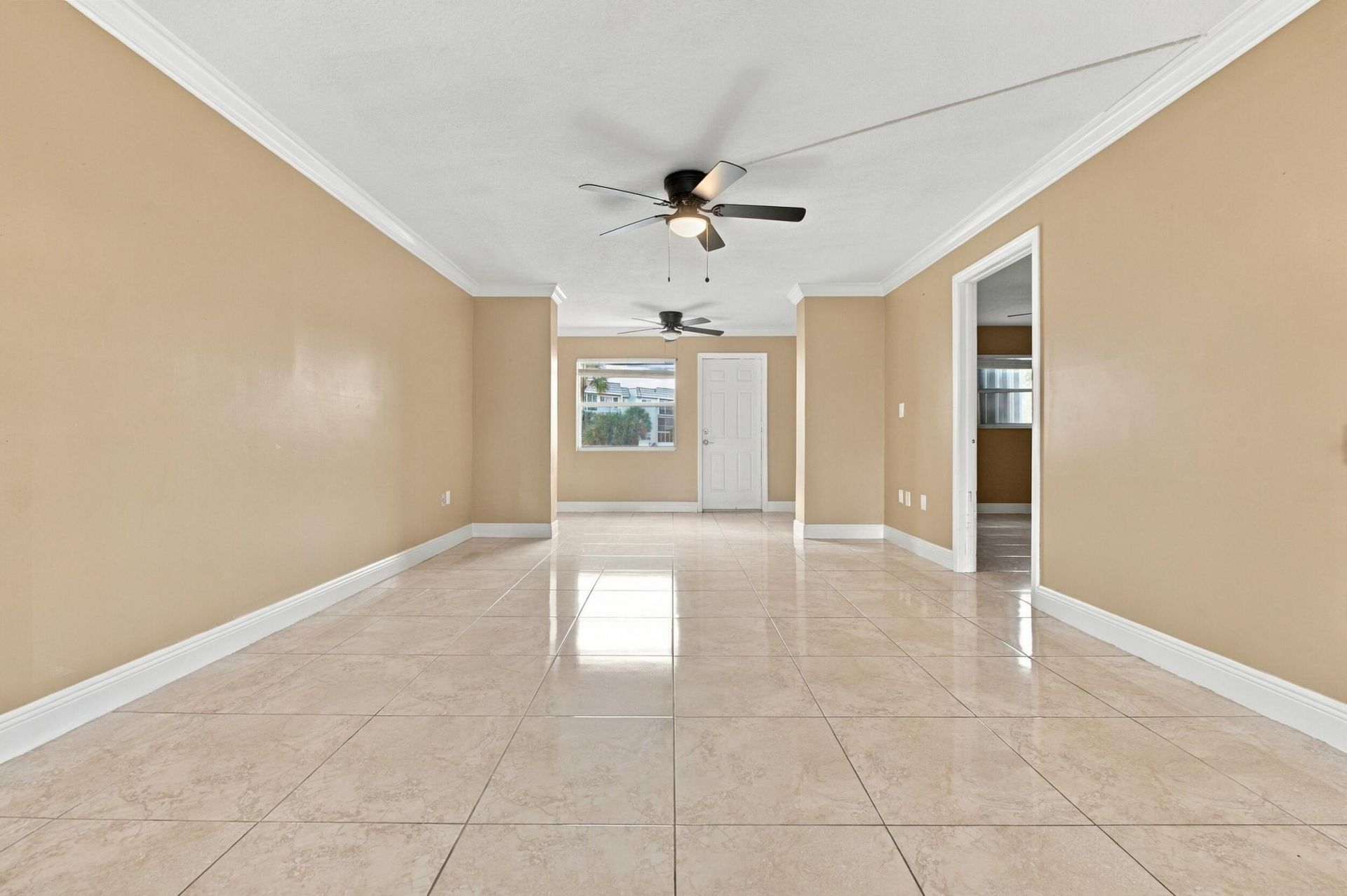 8285 Sunrise Lakes Boulevard, Unit 102, Sunrise, FL 33322 Photo
