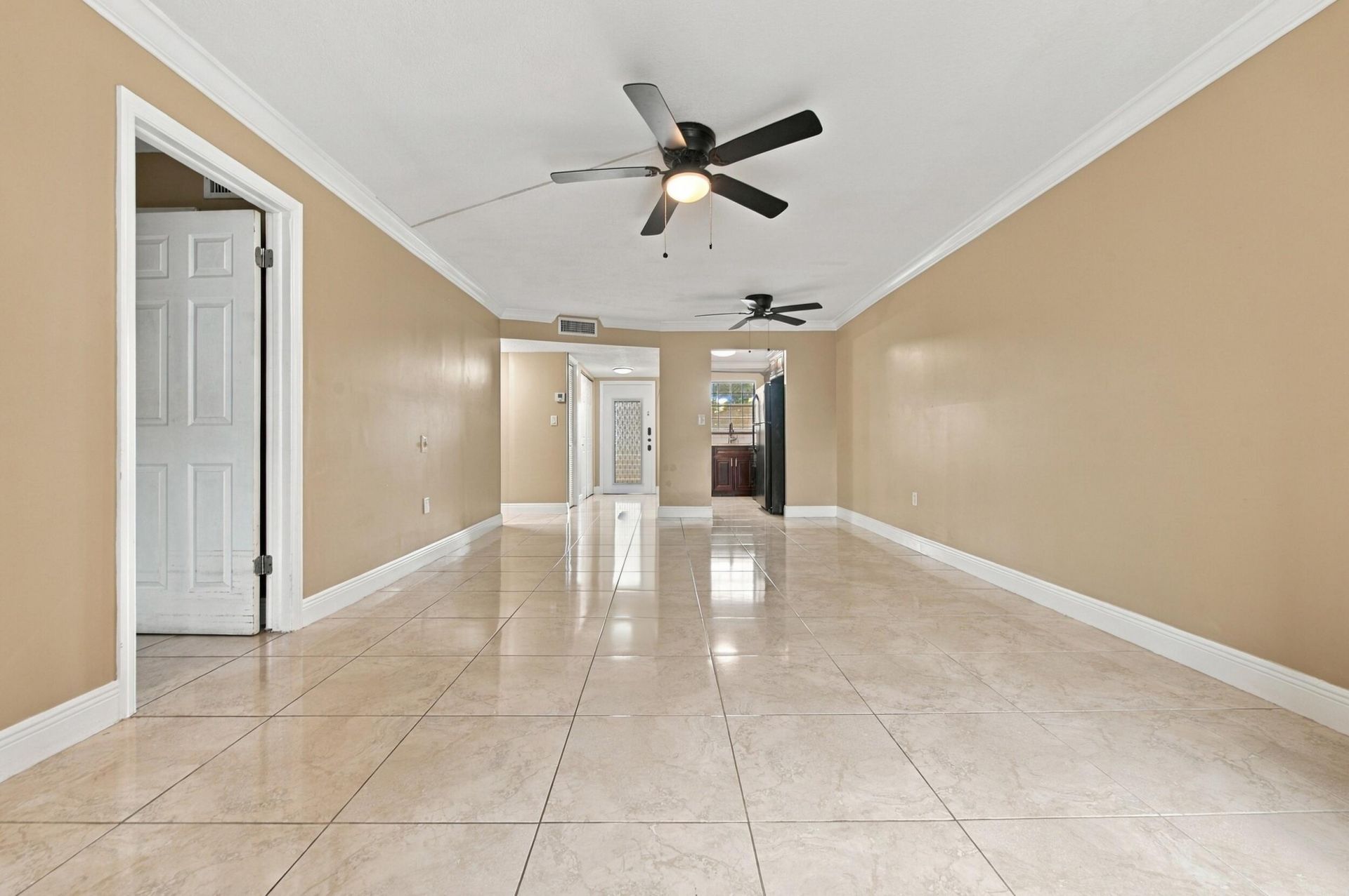 8285 Sunrise Lakes Boulevard, Unit 102, Sunrise, FL 33322 Photo