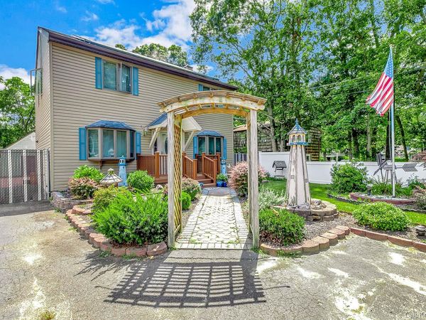 17 Victory Avenue , Shirley, NY 11967