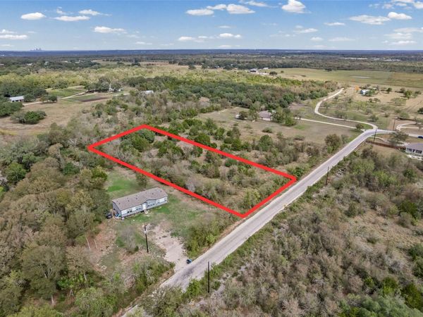 255 Crooked RD, Dale, TX 78616