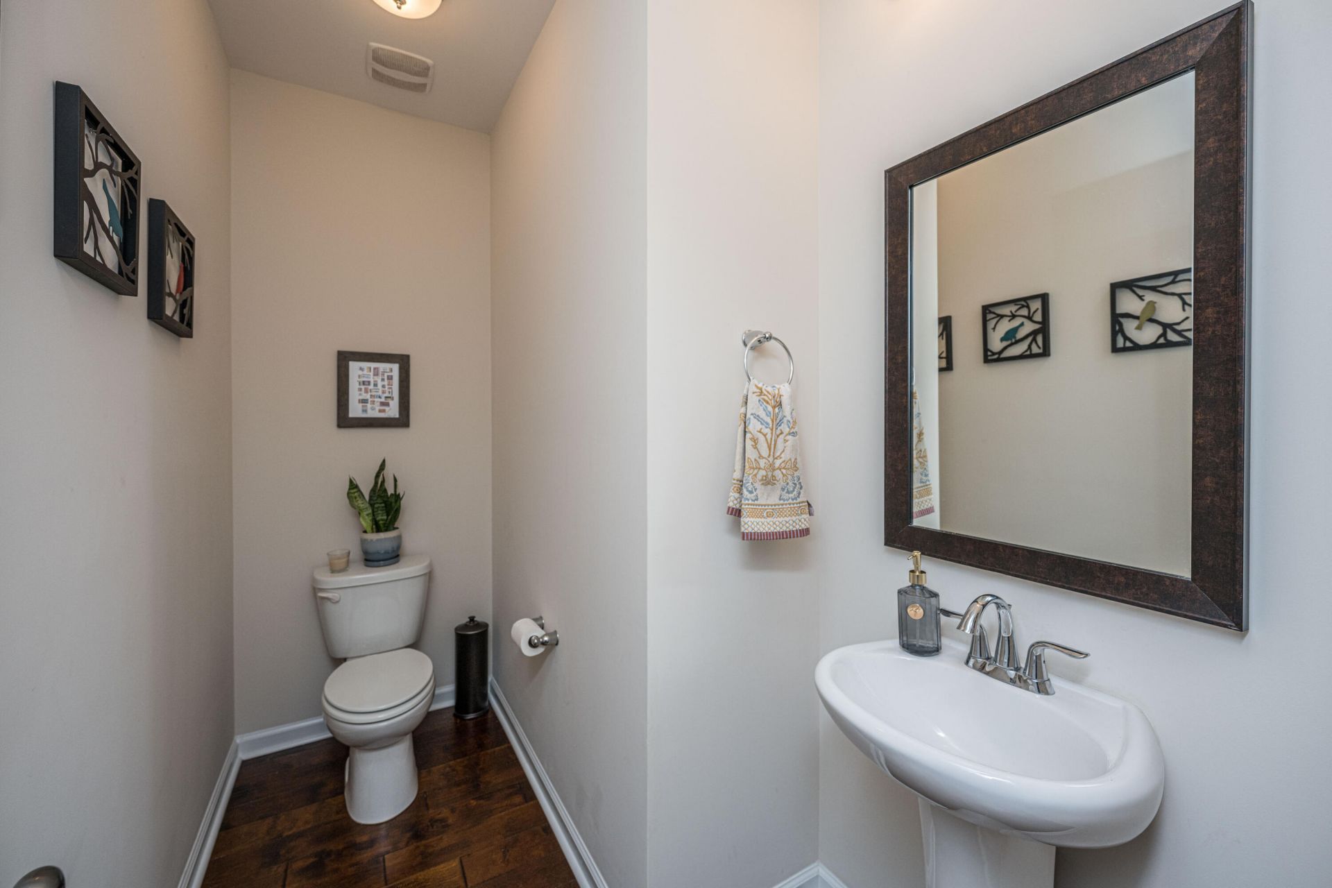 1716 Emmets Road Photo 5
