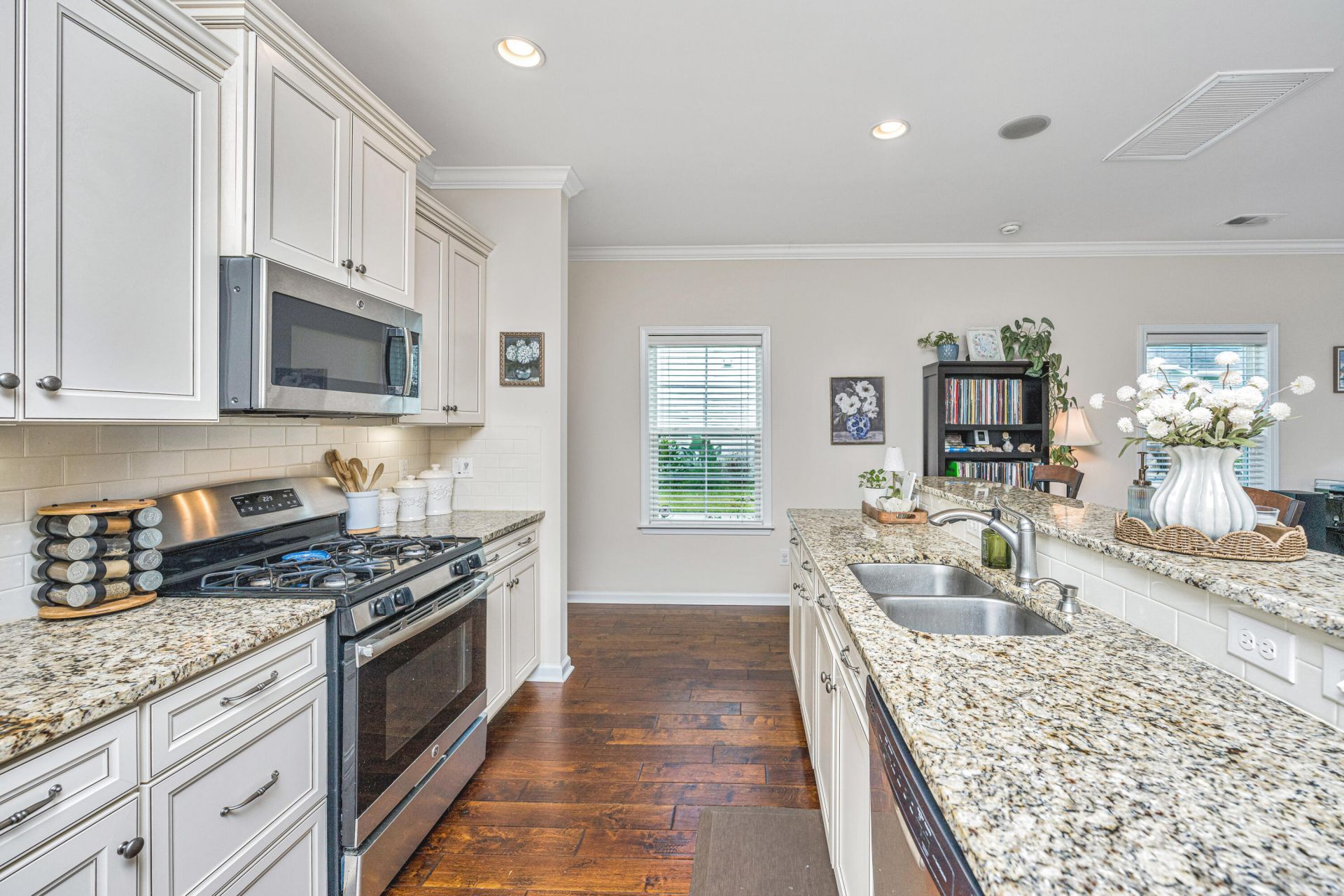 1716 Emmets Road Photo 8