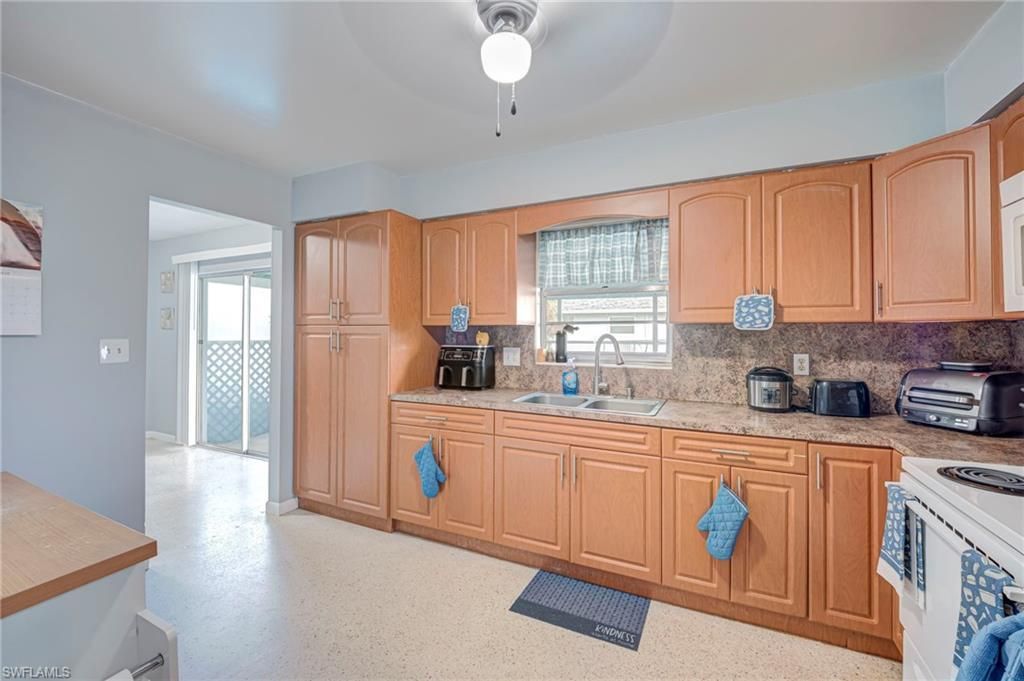 501 Parkside St , Lehigh Acres, FL 33936 Photo