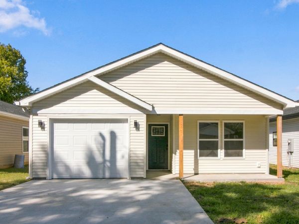 30 Warren St , Paris, TN 38242