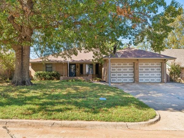 3713 Rolling Lane Circle, Midwest City, OK 73110