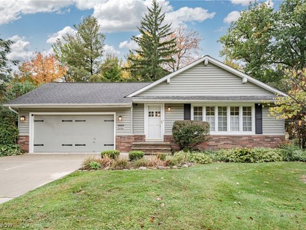 2090 Marshfield Road , Mayfield Heights, OH 44124