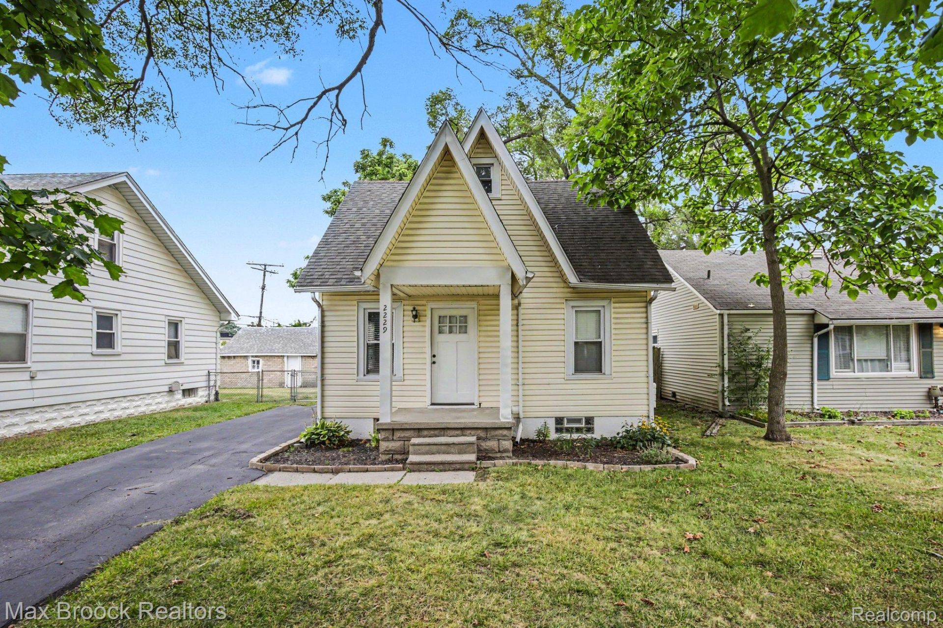2229 Rosemary Avenue, Waterford Township, Mi 48328 Main Photo